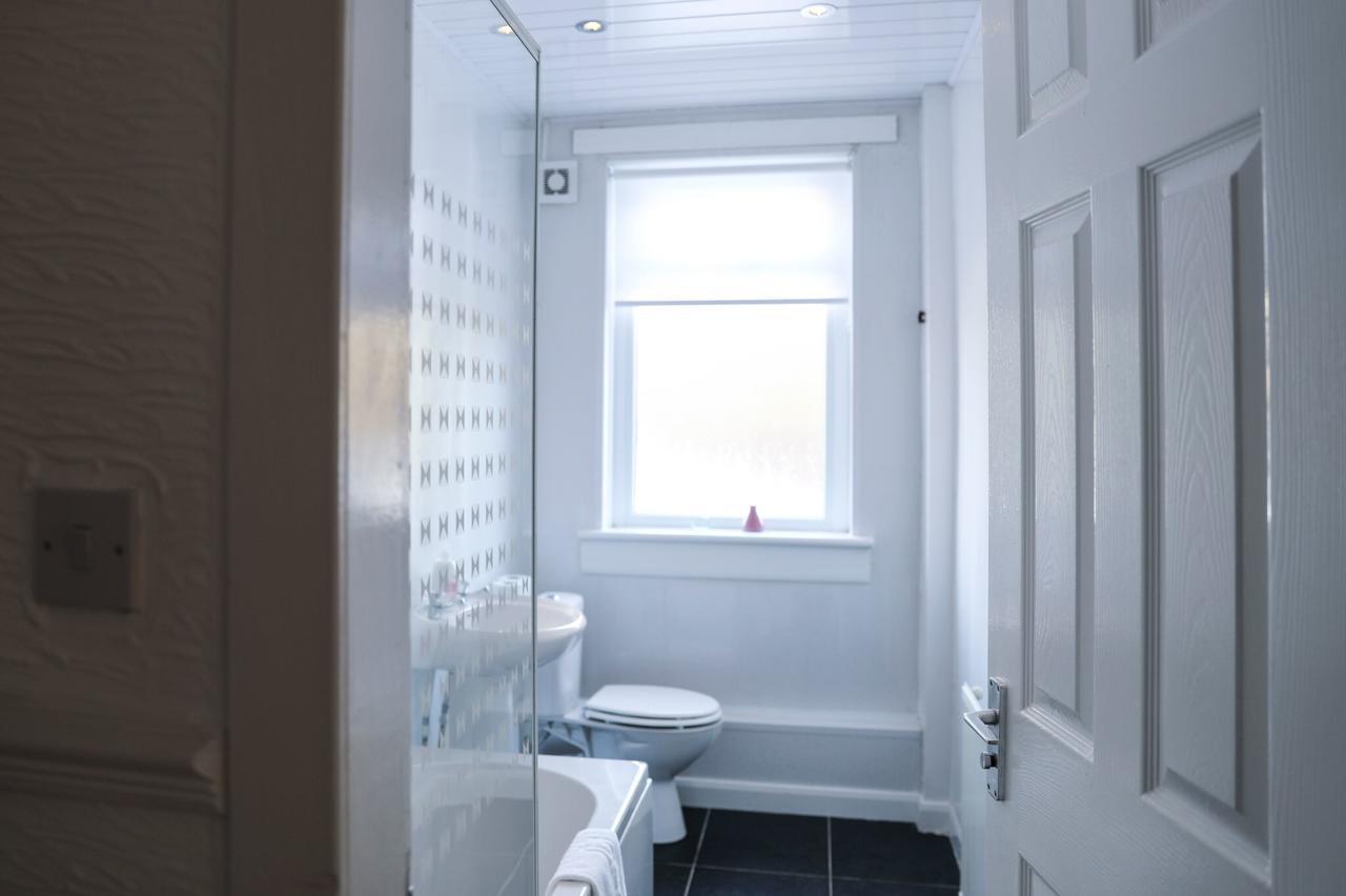 Meadowburn View Appartement Wishaw  Buitenkant foto